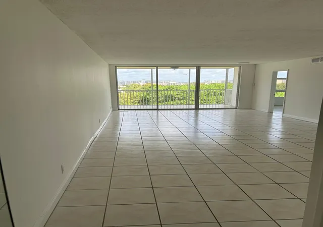 Homes for sale in Pompano Beach, FL | 2661 S Course Drive, Pompano Beach, FL 33069 | Houzeo