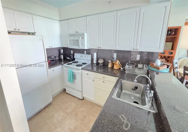 2nd image of 2501 S Ocean Dr #809, Hollywood, FL 33019 | MLS# A11712397