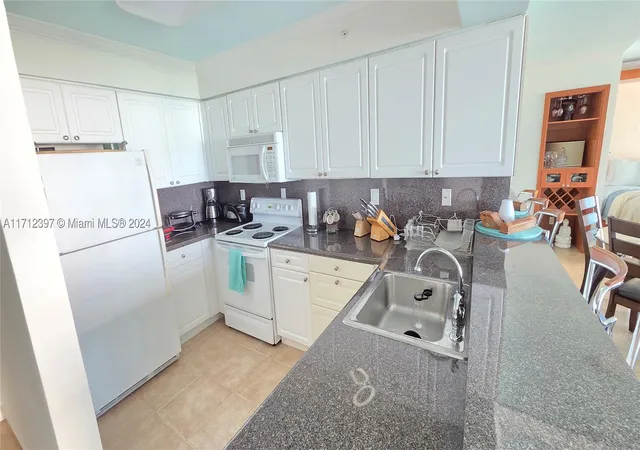 5th image of 2501 S Ocean Dr #809, Hollywood, FL 33019 | MLS# A11712397