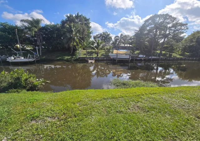 2nd image of 178 Ne Dominican Ter, Port St Lucie, FL 34983 | MLS# R11046533