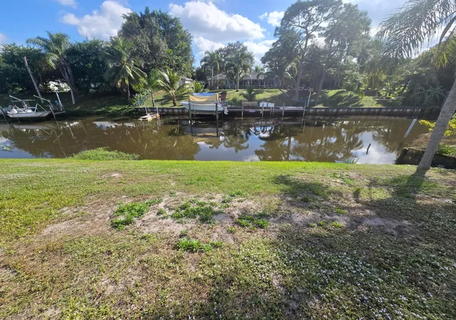 3rd image of 178 Ne Dominican Ter, Port St Lucie, FL 34983 | MLS# R11046533