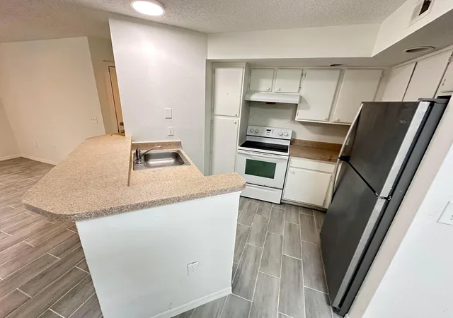 3rd image of 1401 Village Blvd #1512, West Palm Beach, FL 33409 | MLS# R11049522
