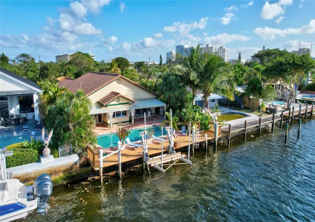 1st image of 305 S Riverside Dr, Pompano Beach, FL 33062 | MLS# F10479016