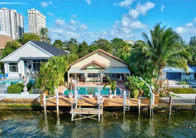 2nd image of 305 S Riverside Dr, Pompano Beach, FL 33062 | MLS# F10479016