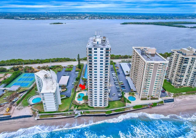 Homes for sale in Singer Island, FL | 5420 N Ocean Drive, Singer Island, FL 33404 | Houzeo