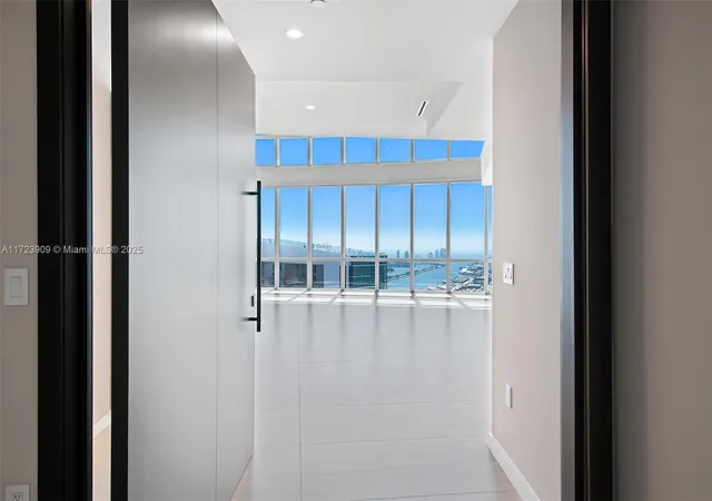 2nd image of 851 Ne 1St Ave #PH 5411, Miami, FL 33132 | MLS# A11723909