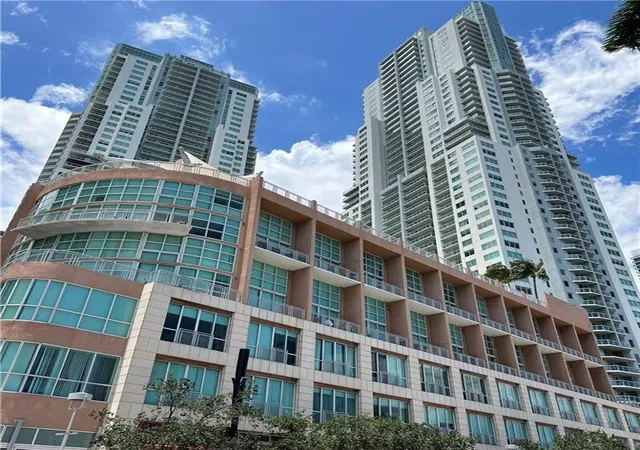 1st image of 253 Ne 2Nd St #2710, Miami, FL 33132 | MLS# R11052354