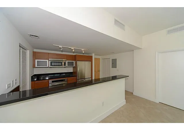 2nd image of 253 Ne 2Nd St #2710, Miami, FL 33132 | MLS# R11052354