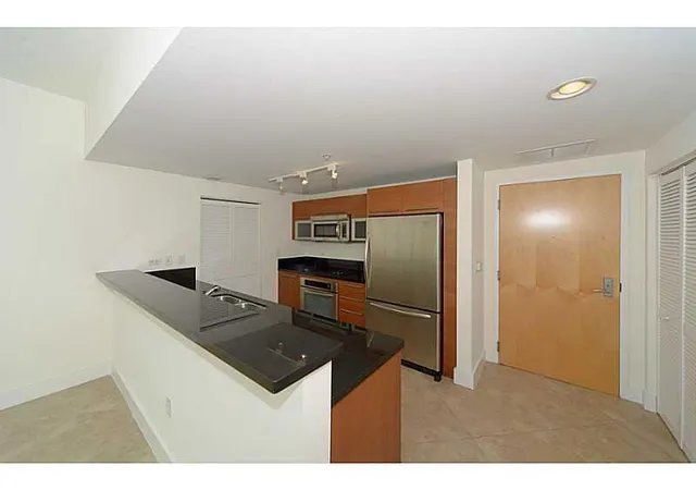 3rd image of 253 Ne 2Nd St #2710, Miami, FL 33132 | MLS# R11052354