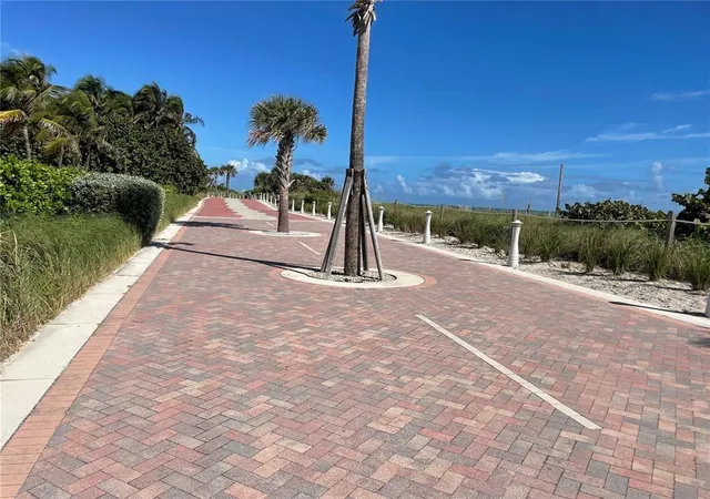 4th image of 5005 Collins Ave #1210, Miami Beach, FL 33140 | MLS# F10481037