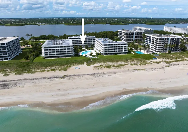 Homes for sale in Palm Beach, FL | 2600 S Ocean Blvd #102w, Palm Beach, FL 33480 | MLS# R11053333