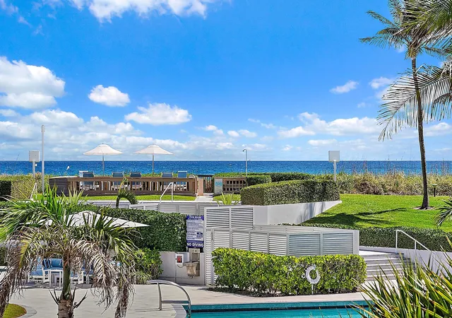 Homes for sale in Palm Beach, FL | 2600 S Ocean Blvd #102w, Palm Beach, FL 33480 | MLS# R11053333