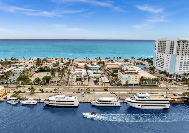4th image of 1318 N Ocean Dr, Hollywood, FL 33019 | MLS# A11726423