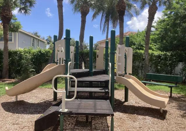 58th image of 5012 Victoria Cir, West Palm Beach, FL 33409 | MLS# R11053704