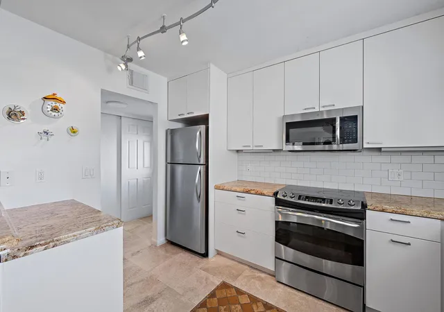 4th image of 3601 S Ocean Blvd, South Palm Beach, FL 33480