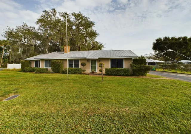 3rd image of 1517 Sw 7Th Ave, Okeechobee, FL 34974 | MLS# R11054825