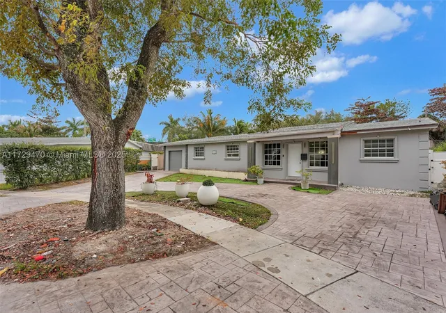 Photo 3 of Single family home for sale at 18600 Ne 7th Ct, North Miami Beach, FL 33179 | MLS# A11729470 | Listing updated on 2026-08-14