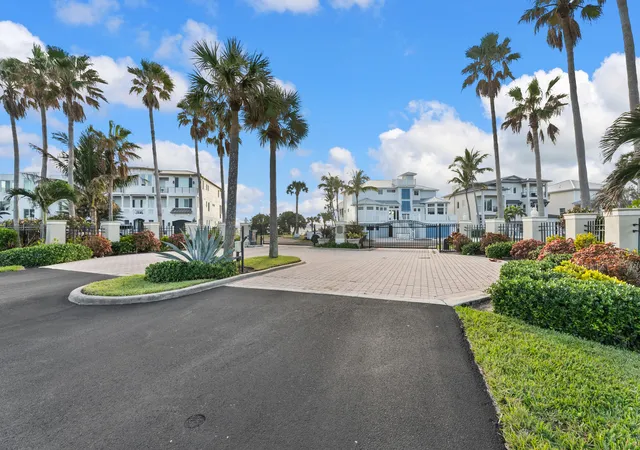 15th image of 7671 Pelican Pointe Dr, Jensen Beach, FL 34957 | MLS# R11055371