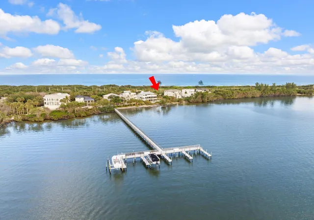 4th image of 7671 Pelican Pointe Dr, Jensen Beach, FL 34957 | MLS# R11055371