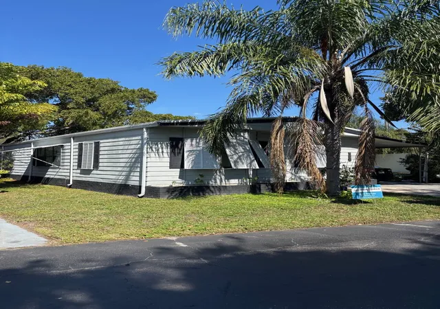 3rd image of 3271 Fairway Dr, Pompano Beach, FL 33069 | MLS# R11056273
