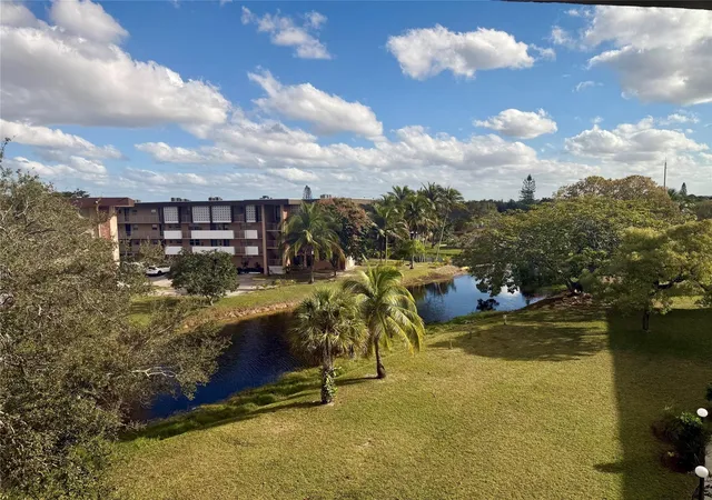 Homes for sale in Lauderdale Lakes, FL | 2800 Nw 47Th Ter #403b, Lauderdale Lakes, FL 33313 | MLS# F10483494