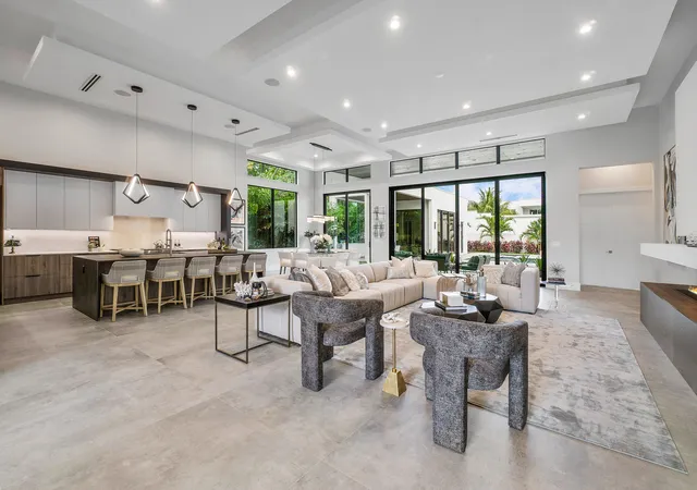 4th image of 315 Ellamar Rd, West Palm Beach, FL 33405 | MLS# R11057674