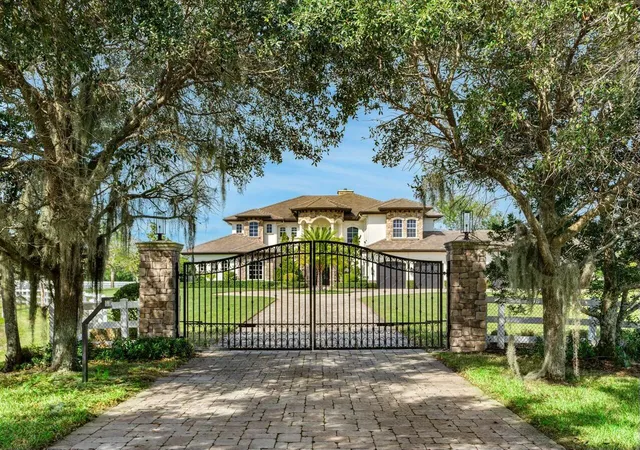 3rd image of 10527 El Paraiso Pl, Delray Beach, FL 33446 | MLS# R11057755