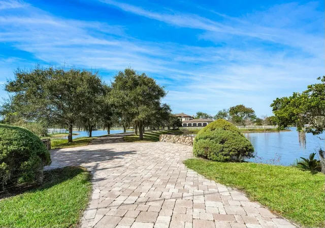 5th image of 10527 El Paraiso Pl, Delray Beach, FL 33446 | MLS# R11057755