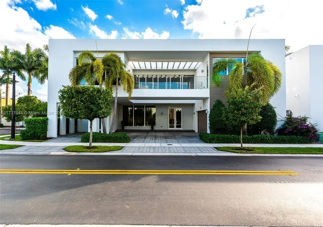 1st image of 10220 Nw 74th Ter, Doral, FL 33178 | MLS# A11737044
