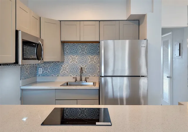 Photo 4 of House for sale at 820 Sw 11Th Ave #14B, Hallandale Beach, FL 33009 | MLS# A11739036 | Listing updated on 2026-10-08