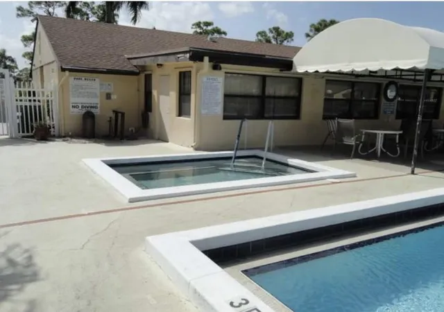 15th image of 814 Sky Pine Wy #G-2, Greenacres, FL 33415 | MLS# F10485592