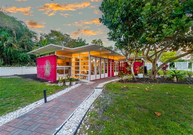 Photo 1 of Single family home for sale at 40 Ne 24th St, Wilton Manors, FL 33305 | MLS# A11736956 | Listing updated on 2025-08-07