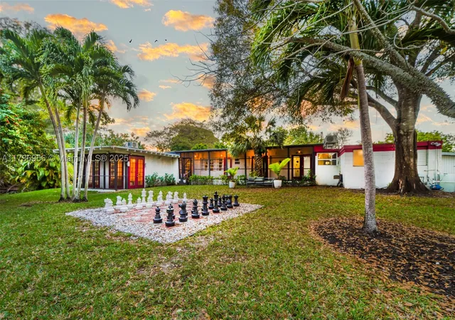 Photo 2 of Single family home for sale at 40 Ne 24th St, Wilton Manors, FL 33305 | MLS# A11736956 | Listing updated on 2025-08-07