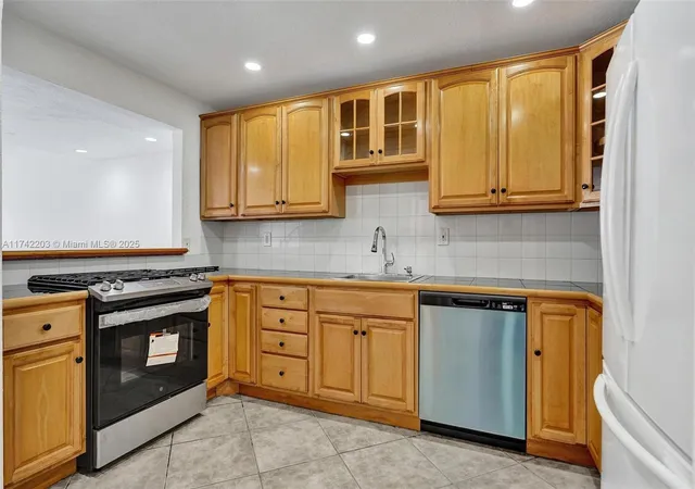 1st image of 8650 Sw 67Th Ave #1022, Pinecrest, FL 33156 | MLS# A11742203