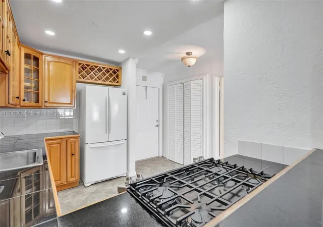 2nd image of 8650 Sw 67Th Ave #1022, Pinecrest, FL 33156 | MLS# A11742203