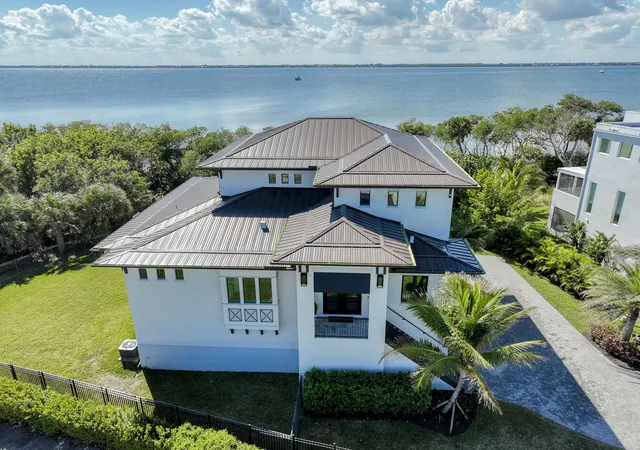 Homes for sale in Jensen Beach, FL | 7683 Pelican Pointe Dr, Jensen Beach, FL 34957 | MLS# R11061363