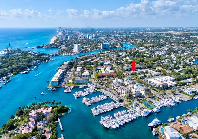 Homes for sale in Lighthouse Point, FL | 2755 Ne 28Th Ave, Lighthouse Point, FL 33064