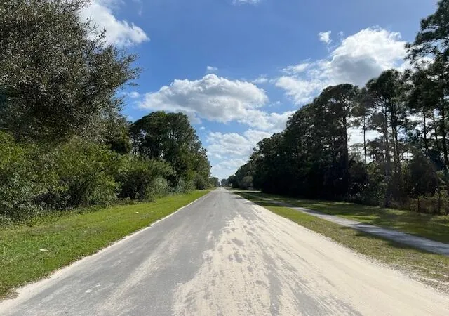 3rd image of ''17992'' 94Th St N, Loxahatchee, FL 33470 | MLS# R11062029