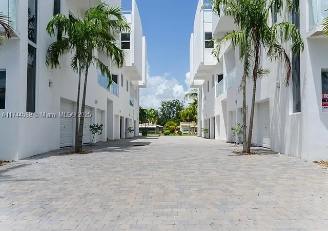 Photo 2 of Townhouse for sale at 1985 Calais #3, Miami Beach, FL 33141 | MLS# A11744569 | Listing updated on 2026-07-25