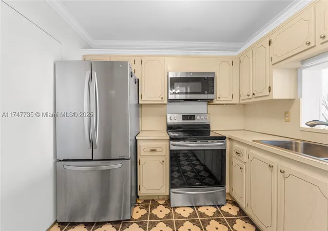 Photo 3 of Condo for sale at 401 Ne 14Th Ave #603, Hallandale Beach, FL 33009 | MLS# A11747735 | Listing updated on 2026-07-26