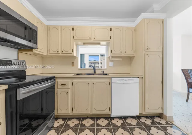 Photo 4 of Condo for sale at 401 Ne 14Th Ave #603, Hallandale Beach, FL 33009 | MLS# A11747735 | Listing updated on 2026-07-26