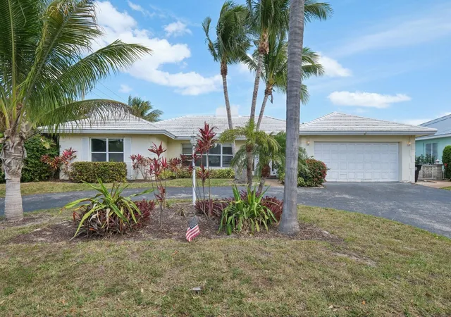 3rd image of 3820 Ne 29Th Ave, Lighthouse Point, FL 33064 | MLS# F10488591