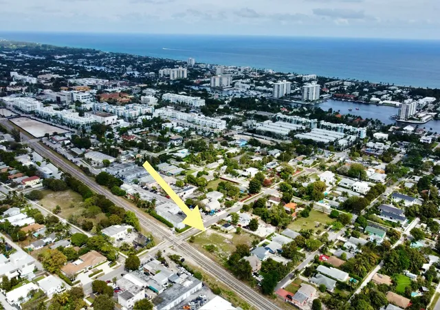 4th image of 198 Se 4Th St, Delray Beach, FL 33483 | MLS# R11065594