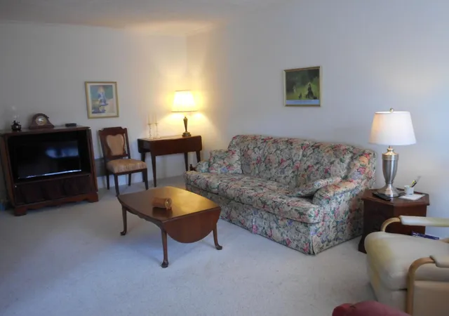 4th image of 3322 Cynthia Ln #106, Lake Worth, FL 33461 | MLS# R11067125