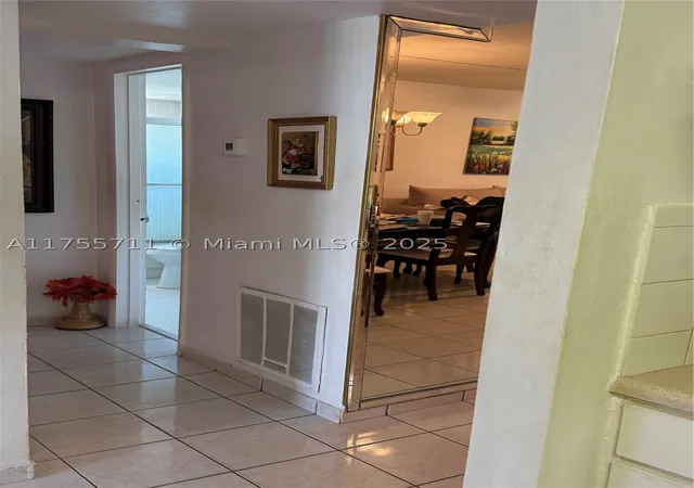 13th image of 18555 Ne 14th Ave #502-B, Miami, FL 33179 | MLS# A11755711