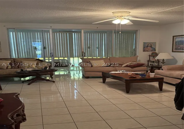 4th image of 18555 Ne 14Th Ave #502-B, Miami, FL 33179 | MLS# A11755711