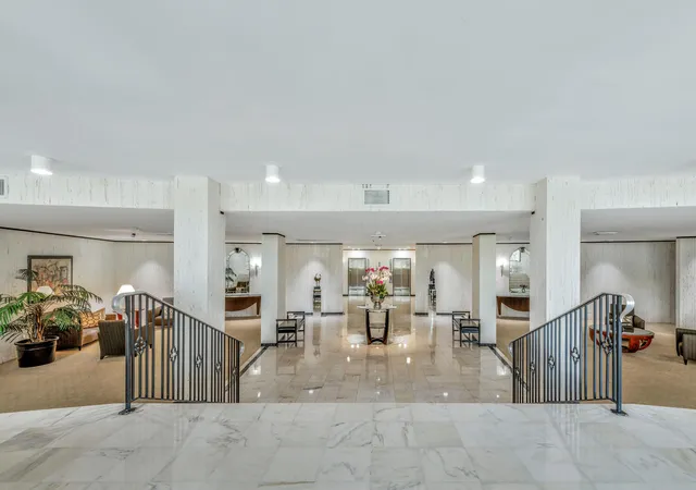 3rd image of 2295 S Ocean Blvd #404, Palm Beach, FL 33480 | MLS# R11068402