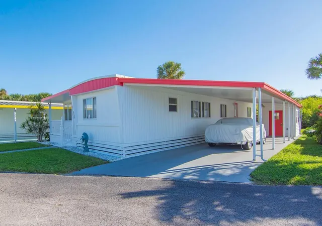2nd image of 4743 Ne Blue Heron Ln #7, Jensen Beach, FL 34957 | MLS# R11068494