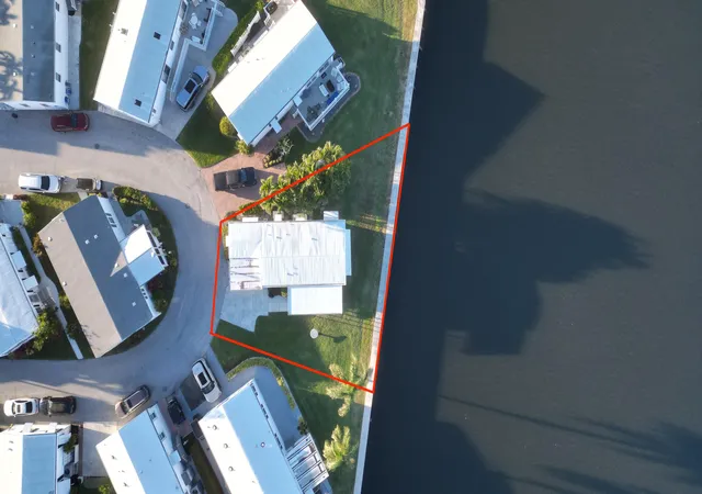 2nd image of 215 S Heron Dr #O, Briny Breezes, FL 33435 | MLS# R11069003