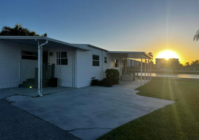 3rd image of 215 S Heron Dr #O, Briny Breezes, FL 33435 | MLS# R11069003
